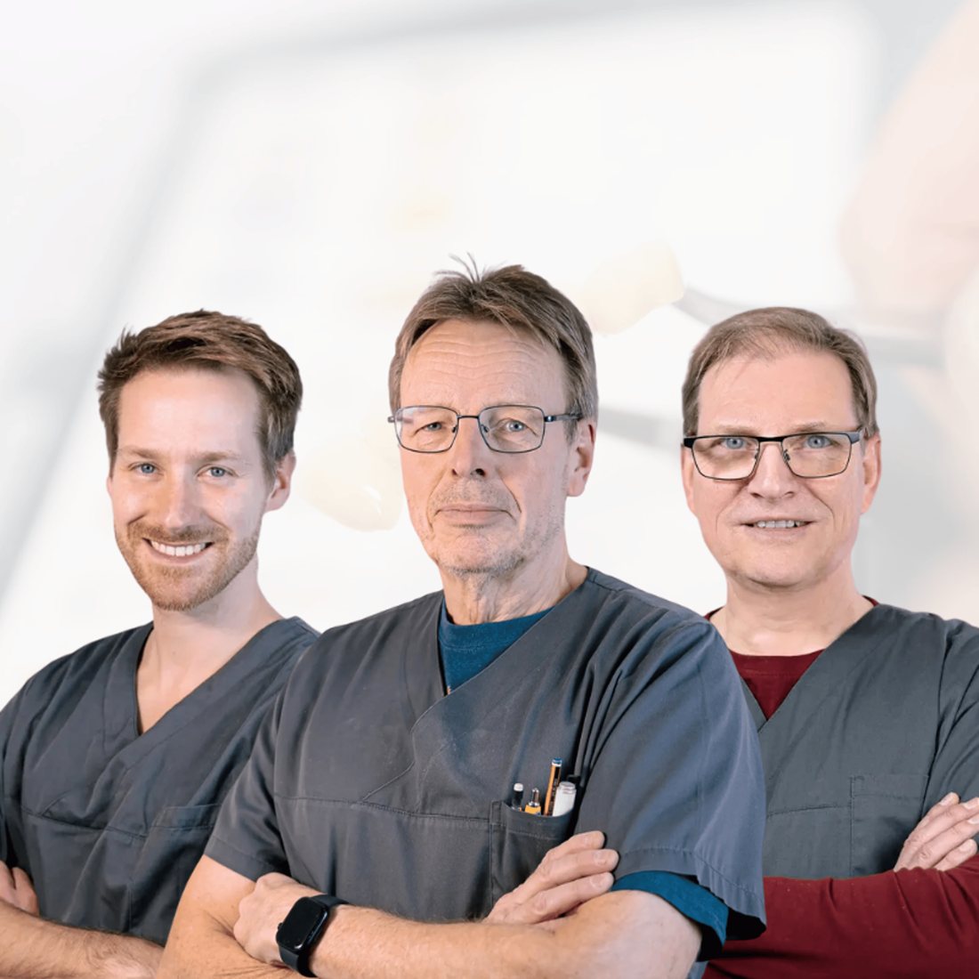Drei Zahntechniker des Praxislabors im Zahnarztteam Hamm